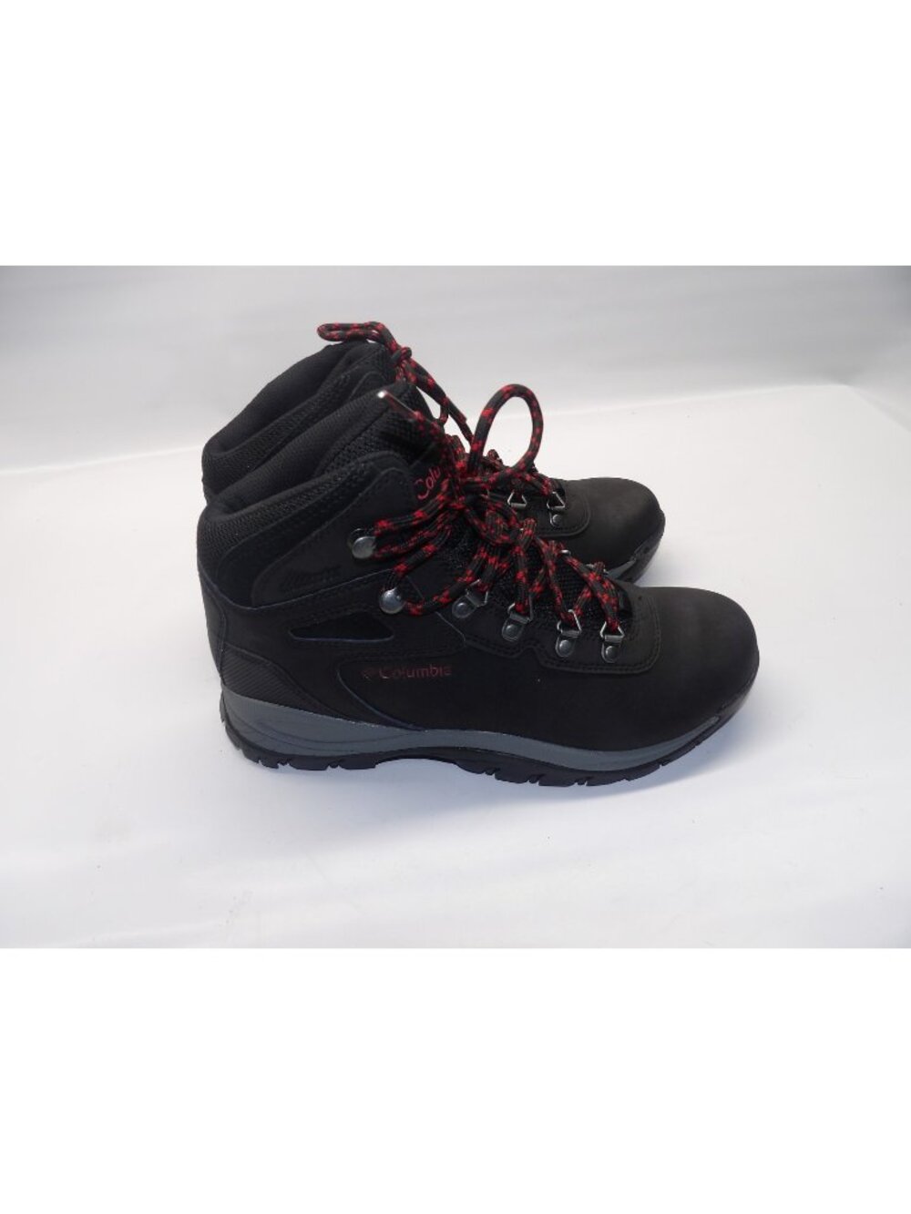 Women Columbia Hiking Boots Size 9.5